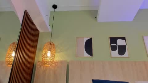 Holly online show from 11.11.25