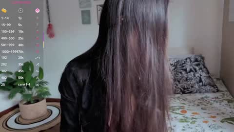 ohanna_ online show from 10.14.25