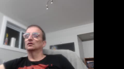 Snapshot of ohbitt chatting on 09.17.25 ohbitt online show from 09.17.25