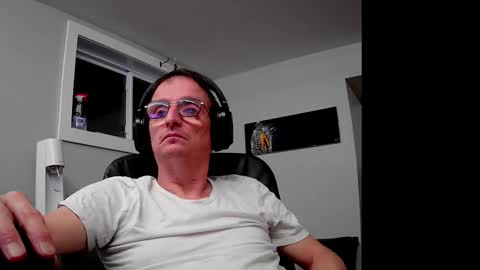 Snapshot of ohbitt chatting on 10.08.25 ohbitt online show from 10.08.25