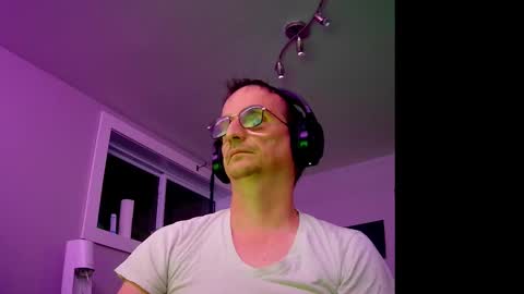 Snapshot of ohbitt chatting on 11.13.25 ohbitt online show from 11.13.25