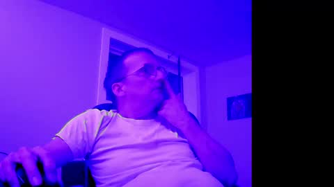 Snapshot of ohbitt chatting on 11.15.25 ohbitt online show from 11.15.25