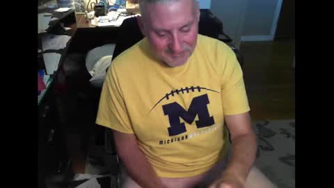 Snapshot of ohfukitsbob chatting on 09.12.25 ohfukitsbob online show from 09.12.25