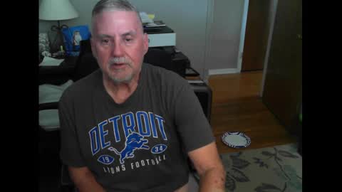 Snapshot of ohfukitsbob chatting on 09.19.25 ohfukitsbob online show from 09.19.25