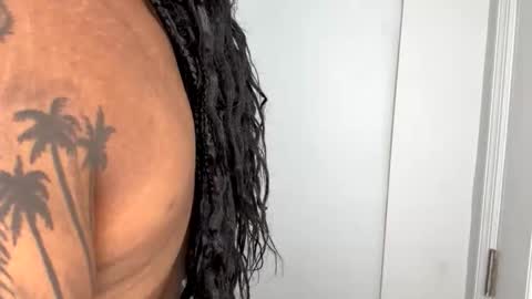 Snapshot of ohhoney30 chatting on 11.13.25 GOGIOBABE online show from 11.13.25