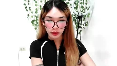 Snapshot of ohmyalessandraxcx chatting on 11.03.25 ohmyalessandraxcx online show from 11.03.25