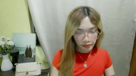 Snapshot of ohmyalessandraxcx chatting on 12.17.25 ohmyalessandraxcx online show from 12.17.25