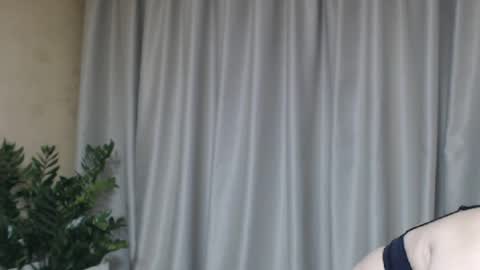 Snapshot of ohsweetmari chatting on 06.23.26 Mari online show from 06.23.26
