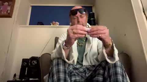 Snapshot of oiljames167 chatting on 11.02.25 oiljames167 online show from 11.02.25