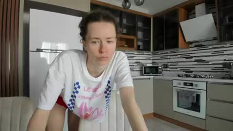 Snapshot of oksanafedorova chatting on 06.25.26 Welcome to my fans page online show from 06.25.26