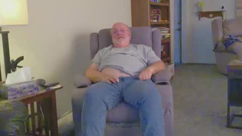Snapshot of old_guy111 chatting on 12.17.25 old_guy111 online show from 12.17.25