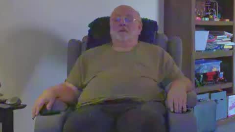 Snapshot of old_guy111 chatting on 05.17.26 old_guy111 online show from 05.17.26