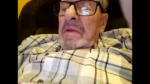 Snapshot of oldaddy2 chatting on 10.29.25 oldaddy2 online show from 10.29.25