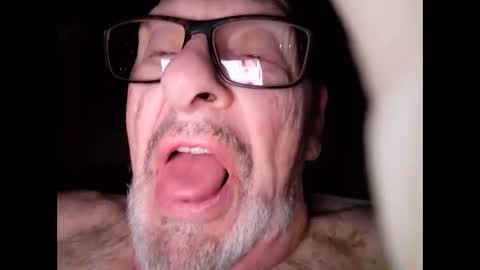 Snapshot of oldaddy2 chatting on 11.02.25 oldaddy2 online show from 11.02.25