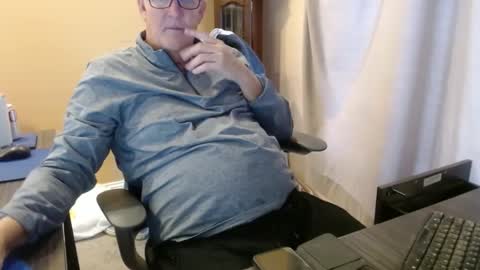 Snapshot of olderandwiser chatting on 12.20.24 Older and Wiser online show from 12.20.24