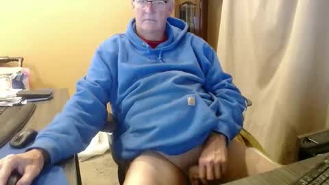 Snapshot of olderandwiser chatting on 01.05.25 Older and Wiser online show from 01.05.25