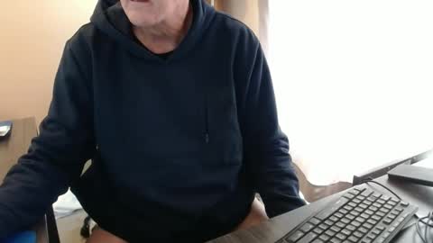 Snapshot of olderandwiser chatting on 01.09.25 Older and Wiser online show from 01.09.25