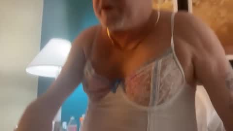 olderyeterotic online show from 03.30.26