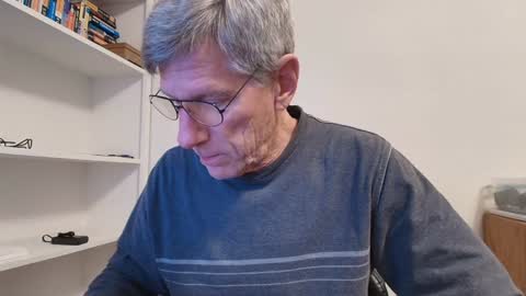 Snapshot of oldgeorge chatting on 12.19.24 George online show from 12.19.24