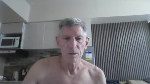 Snapshot of oldgeorge chatting on 11.20.25 George online show from 11.20.25