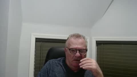 Snapshot of oldguybigd chatting on 05.17.26 oldguybigd online show from 05.17.26