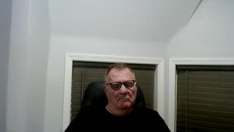 Snapshot of oldguybigd chatting on 05.29.26 oldguybigd online show from 05.29.26