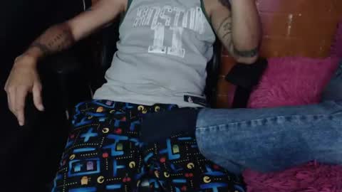 Snapshot of oldmanandgirlishlady chatting on 12.22.24 Kate 22 and Michael 45 online show from 12.22.24