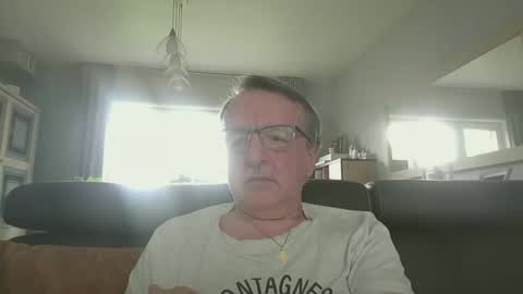 Snapshot of oldtimer160162493 chatting on 05.05.26 oldtimer160162493 online show from 05.05.26