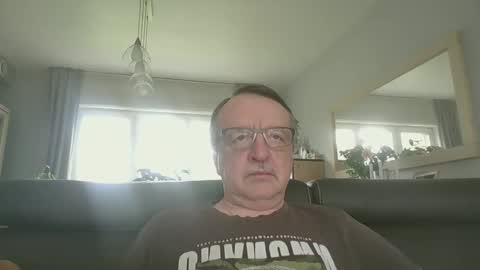 Snapshot of oldtimer160162493 chatting on 05.12.26 oldtimer160162493 online show from 05.12.26