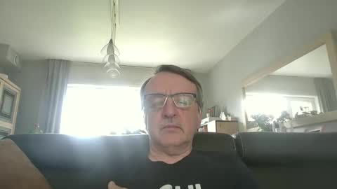 Snapshot of oldtimer160162493 chatting on 05.18.26 oldtimer160162493 online show from 05.18.26