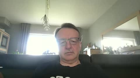 Snapshot of oldtimer160162493 chatting on 05.20.26 oldtimer160162493 online show from 05.20.26