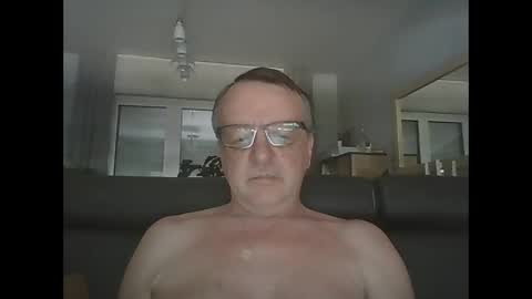 Snapshot of oldtimer160162493 chatting on 05.26.26 oldtimer160162493 online show from 05.26.26