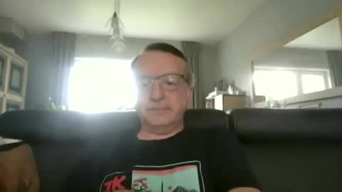 Snapshot of oldtimer160162493 chatting on 06.06.26 oldtimer160162493 online show from 06.06.26