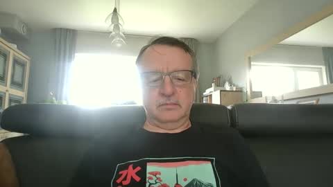 Snapshot of oldtimer160162493 chatting on 06.07.26 oldtimer160162493 online show from 06.07.26