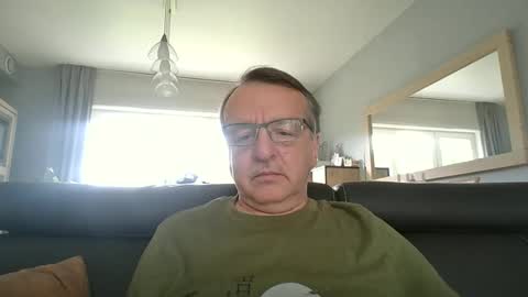 Snapshot of oldtimer160162493 chatting on 06.10.26 oldtimer160162493 online show from 06.10.26