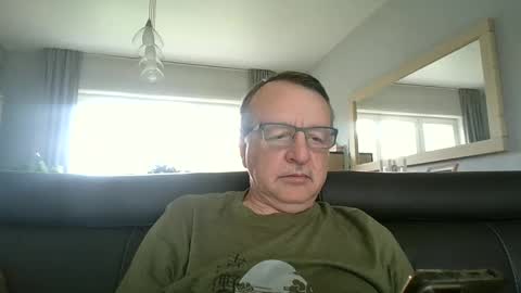Snapshot of oldtimer160162493 chatting on 06.11.26 oldtimer160162493 online show from 06.11.26