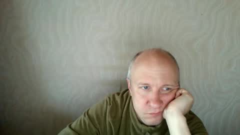 Snapshot of oleg365 chatting on 05.02.26 figaro online show from 05.02.26