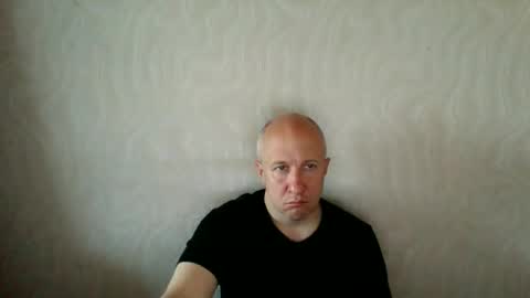Snapshot of oleg365 chatting on 05.19.26 figaro online show from 05.19.26
