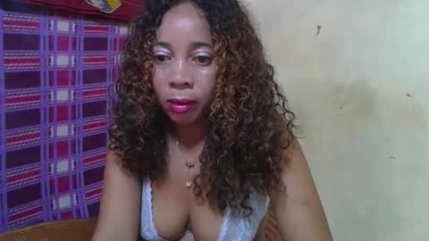 Snapshot of olinaa chatting on 04.19.26 olinaa online show from 04.19.26