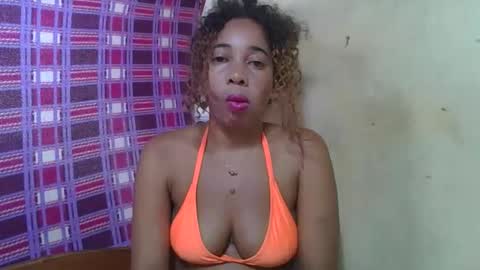 Snapshot of olinaa chatting on 04.22.26 olinaa online show from 04.22.26