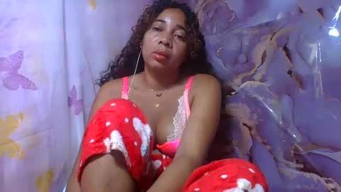 Snapshot of olinaa chatting on 06.27.26 olinaa online show from 06.27.26