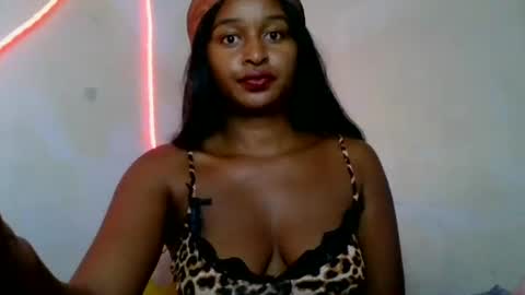 Snapshot of olinah610 chatting on 06.05.26 olinah610 online show from 06.05.26