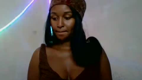 Snapshot of olinah610 chatting on 06.25.26 olinah610 online show from 06.25.26