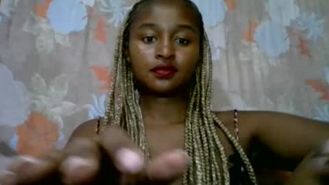 Snapshot of olinah610 chatting on 07.17.26 olinah610 online show from 07.17.26