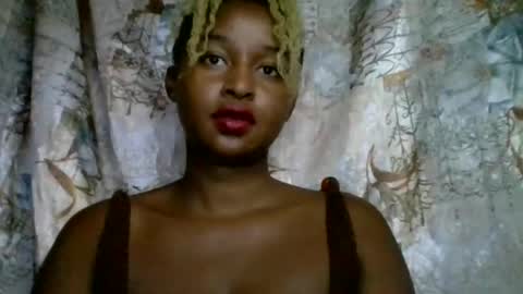 Snapshot of olinah610 chatting on 07.24.26 olinah610 online show from 07.24.26