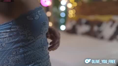 Snapshot of olive_you_ chatting on 04.11.26 Olive online show from 04.11.26