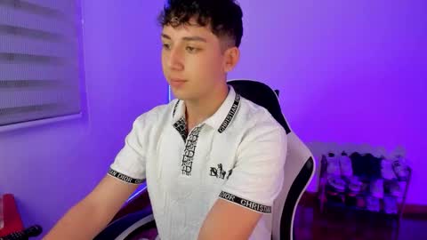 Snapshot of oliveer_kyy chatting on 11.07.25 OLIVEEER online show from 11.07.25