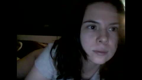 Snapshot of olivepeach chatting on 03.31.26 Oil online show from 03.31.26