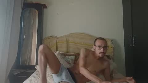 Snapshot of oliver_goldberg chatting on 05.04.26 oliver_goldberg online show from 05.04.26