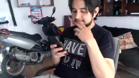 Snapshot of oliver_laid_2023 chatting on 05.16.26 oliver_laid_2023 online show from 05.16.26